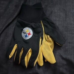 Pittsburgh Steelers
Gloves